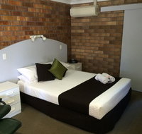 Miles Outback Motel - Accommodation Whitsundays