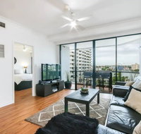 Modern 2 Bedroom River View Apartment in Docklands - Accommodation Whitsundays