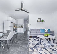 Modern Beach Front Apartment - Accommodation Whitsundays
