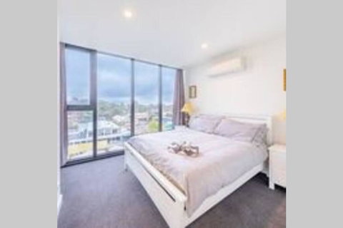 Modern Luxury 3 Bedroom Apartment With Sea Views - Accommodation Whitsundays 0
