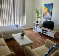 Modern Unit Near To Surfers Paradise - Accommodation Whitsundays