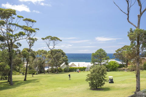 Mollymook Links - Accommodation Whitsundays 3