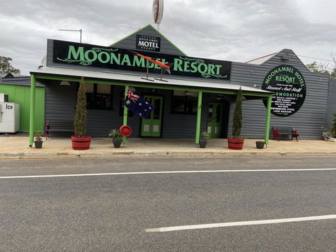 Moonambel Resort Hotel - Accommodation Whitsundays 0