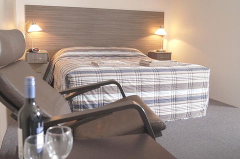 Motel Riverbend - Accommodation Whitsundays 1
