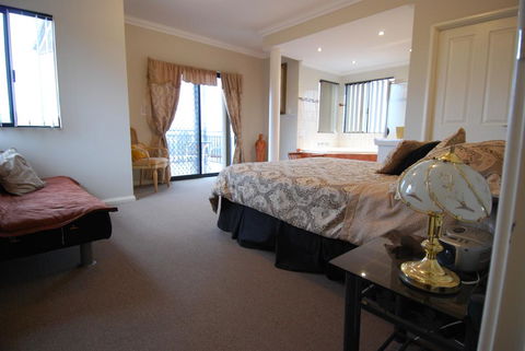 Mountain Park Retreat - Accommodation Whitsundays 3