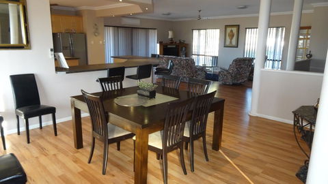 Mountain Park Retreat - Accommodation Whitsundays 2