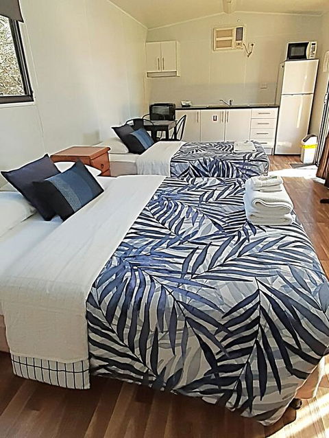 Mt Larcom Tourist Park - Accommodation Whitsundays 3