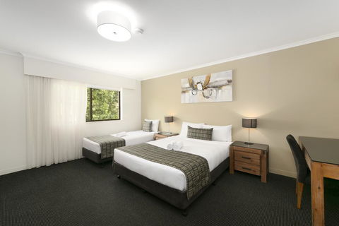 Mt Ommaney Hotel Apartments - Accommodation Whitsundays 2