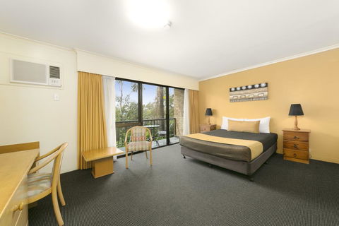 Mt Ommaney Hotel Apartments - Accommodation Whitsundays 1
