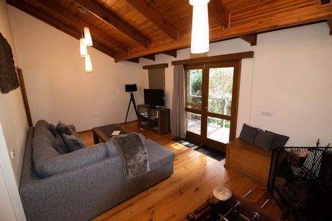 Mystic View Cottage - Accommodation Whitsundays 2