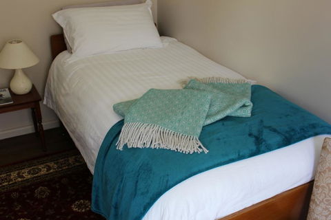 National Park Hotel - Accommodation Whitsundays 0