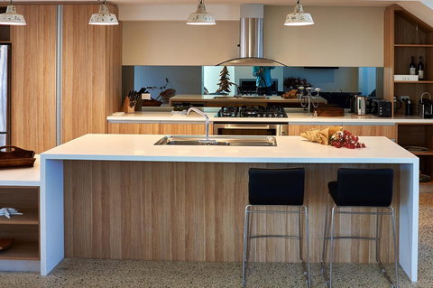 The Urban Beach House - Accommodation Whitsundays 7