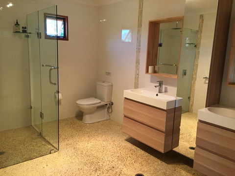 Swan Valley Sisters - Accommodation Whitsundays 1