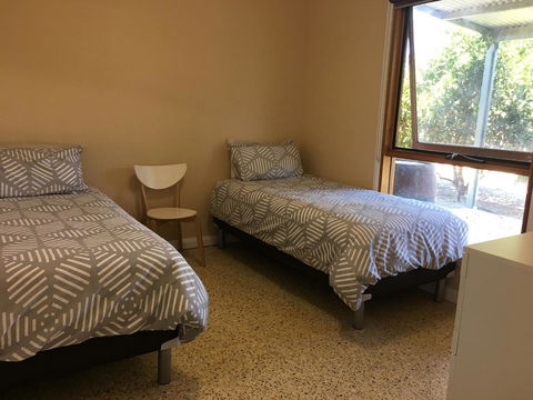 Swan Valley Sisters - Accommodation Whitsundays 2