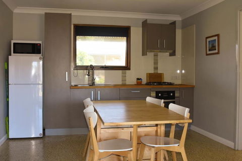 Swan Valley Sisters - Accommodation Whitsundays 23