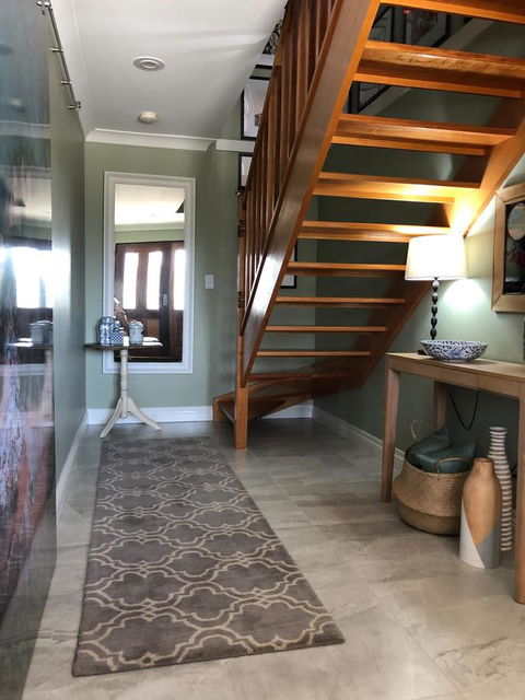 Mullaloo Beachfront Retreat - Accommodation Whitsundays 1