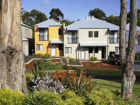Leeuwin Apartments - Accommodation Whitsundays 5