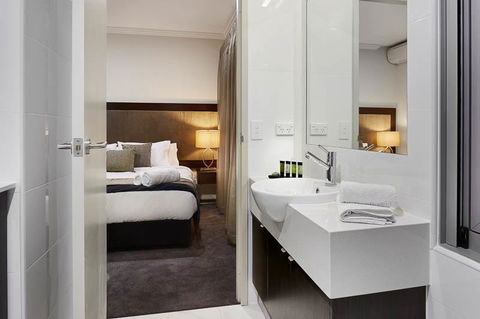Attika Hotel - Accommodation Whitsundays 4
