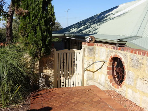 The Blacksmiths Cottage - Accommodation Whitsundays 20