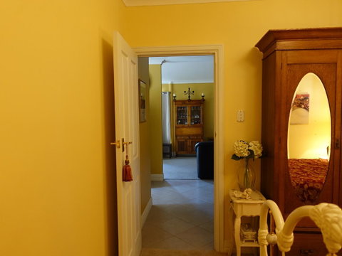 The Blacksmiths Cottage - Accommodation Whitsundays 25