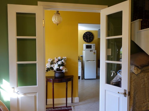 The Blacksmiths Cottage - Accommodation Whitsundays 6