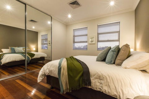 Ambar Villa Between City And Freo - Accommodation Whitsundays 8
