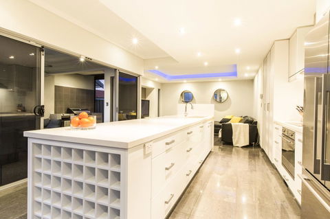 Ambar Villa Between City And Freo - Accommodation Whitsundays 11