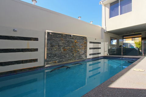 Ambar Villa Between City And Freo - Accommodation Whitsundays 3