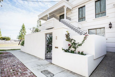 Ada South Fremantle - Accommodation Whitsundays 0
