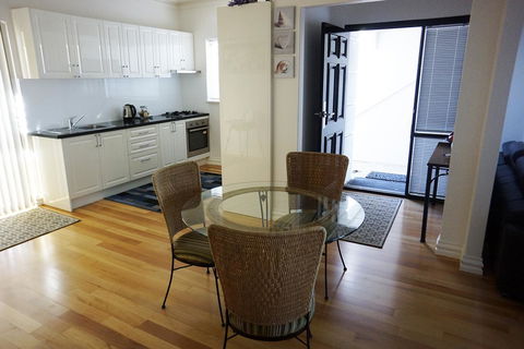 Ada South Fremantle - Accommodation Whitsundays 9