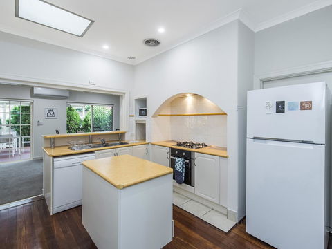 Luxury Federation Style Home - Sleeps 10 - Accommodation Whitsundays 6
