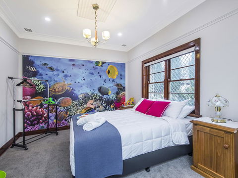 Luxury Federation Style Home - Sleeps 10 - Accommodation Whitsundays 10