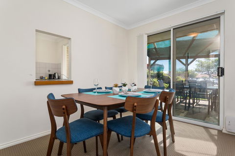 Como South Perth Villa - Accommodation Whitsundays 0