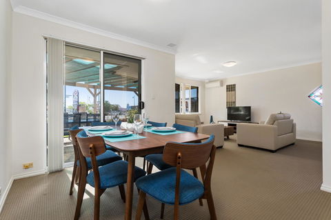 Como South Perth Villa - Accommodation Whitsundays 8