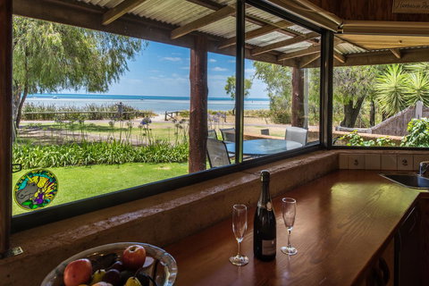 Beach House Dunsborough - Accommodation Whitsundays 5