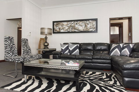 Big House Heated Pool 11 Beds Como / South Perth / Applecross - Accommodation Whitsundays 7