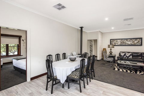 Big House Heated Pool 11 Beds Como / South Perth / Applecross - Accommodation Whitsundays 13