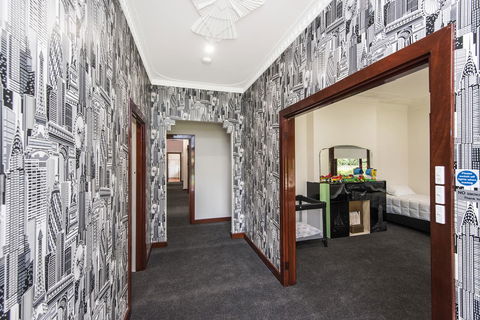 Big House Heated Pool 11 Beds Como / South Perth / Applecross - Accommodation Whitsundays 10