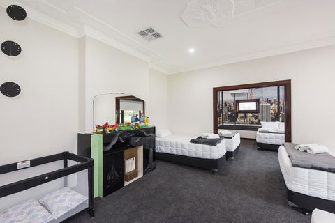 Big House Heated Pool 11 Beds Como / South Perth / Applecross - Accommodation Whitsundays 21