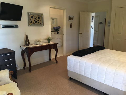 Armadale Cottage Bed & Breakfast - Accommodation Whitsundays 27