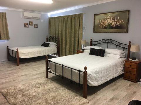 Armadale Cottage Bed & Breakfast - Accommodation Whitsundays 3