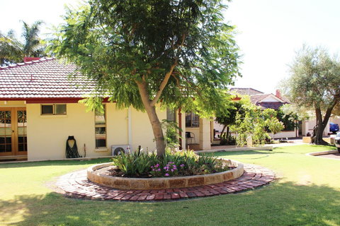 Armadale Cottage Bed & Breakfast - Accommodation Whitsundays 38