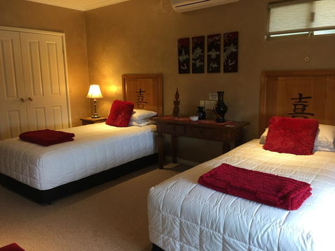 Armadale Cottage Bed & Breakfast - Accommodation Whitsundays 16