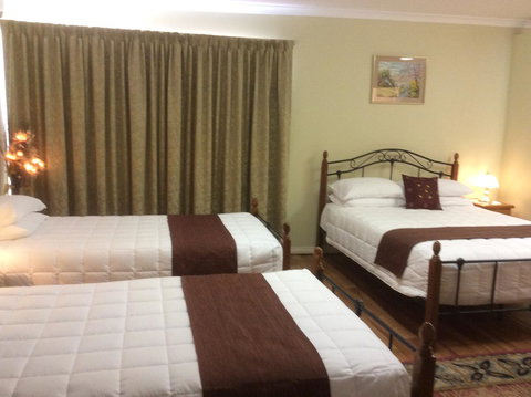 Armadale Cottage Bed & Breakfast - Accommodation Whitsundays 9