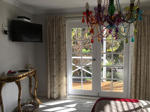Applegate Lane Chalet - Accommodation Whitsundays 6