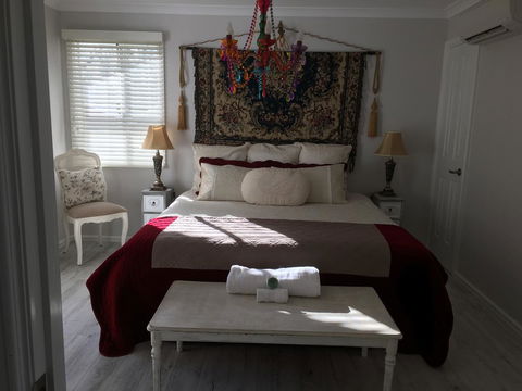 Applegate Lane Chalet - Accommodation Whitsundays 7