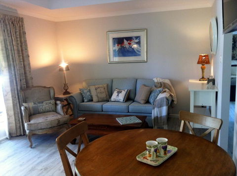 Applegate Lane Chalet - Accommodation Whitsundays 11