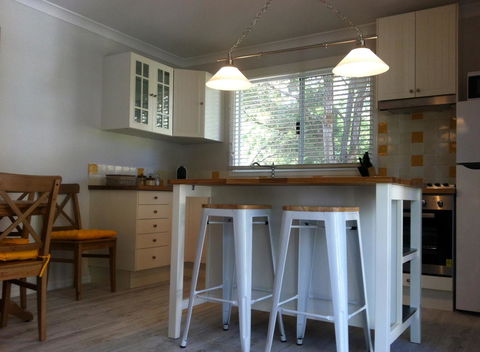 Applegate Lane Chalet - Accommodation Whitsundays 13