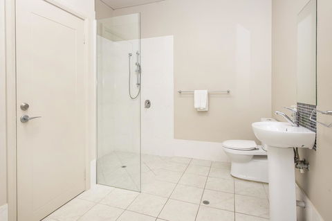 12/26 Yallingup Beach Road - Accommodation Whitsundays 11