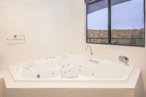 12/26 Yallingup Beach Road - Accommodation Whitsundays 6